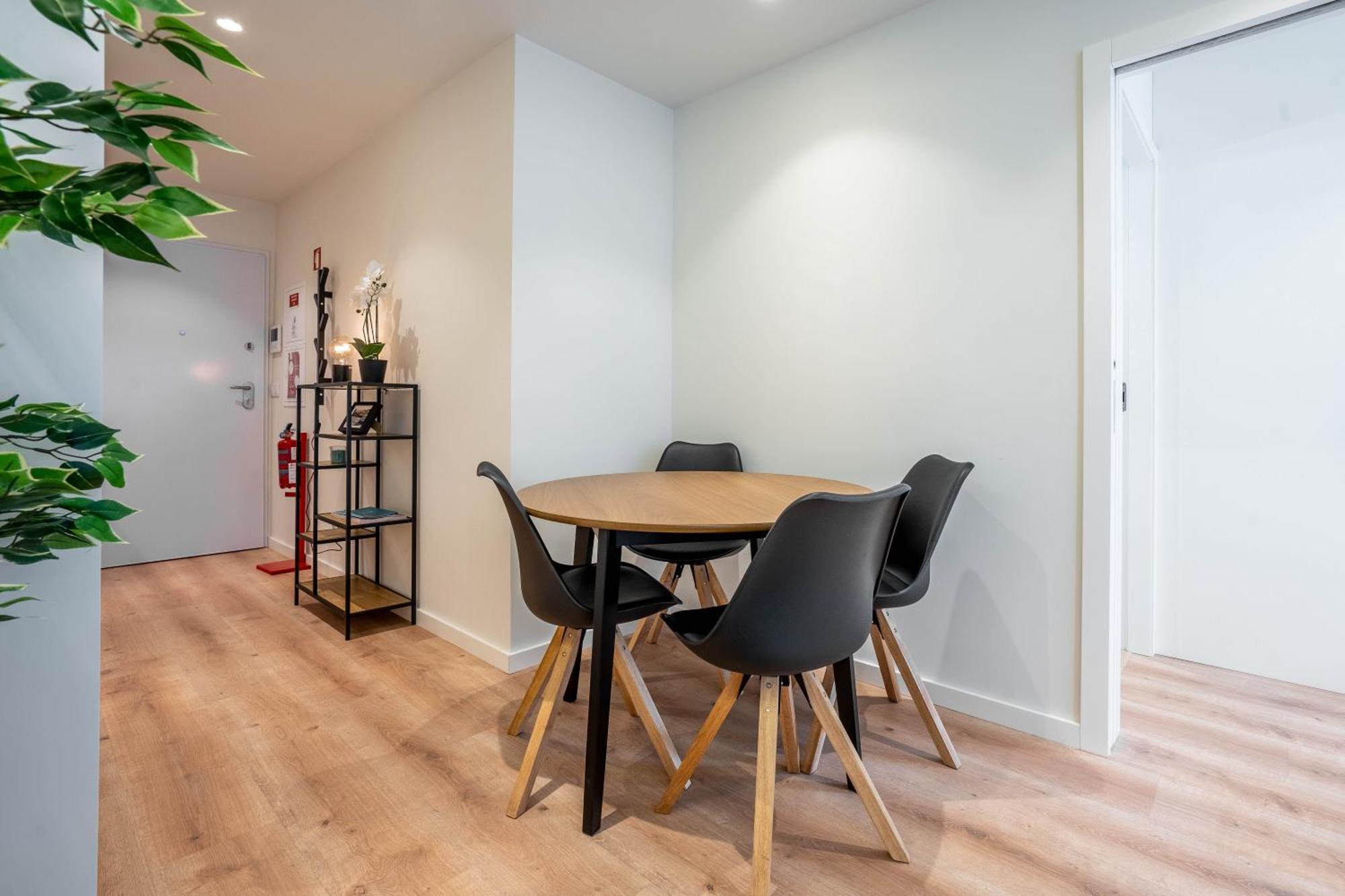 Trindade Bliss: 1Br W/ Free Parking By Lovelystay Porto Exteriér fotografie