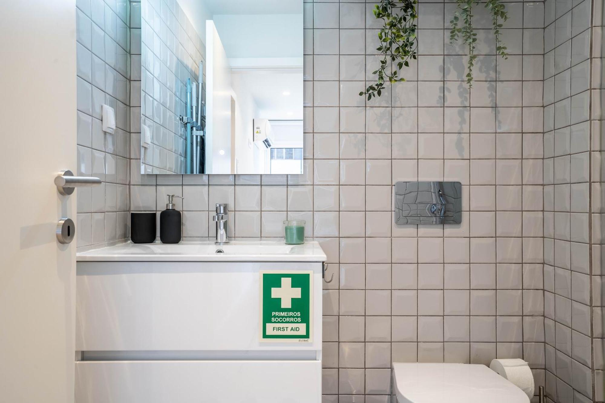 Trindade Bliss: 1Br W/ Free Parking By Lovelystay Porto Exteriér fotografie
