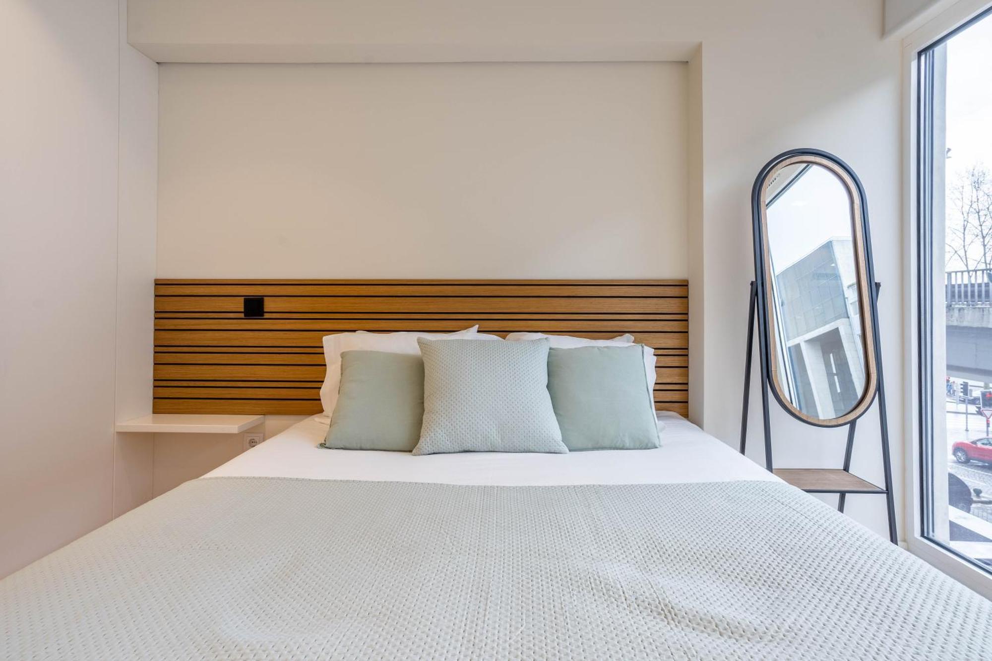 Trindade Bliss: 1Br W/ Free Parking By Lovelystay Porto Exteriér fotografie